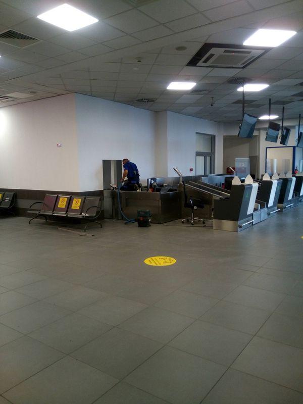 stanowisko odprawy bagażu 6